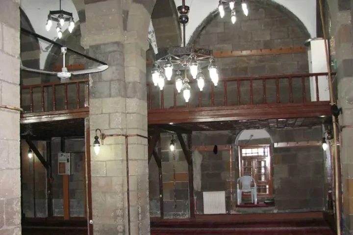 18. Alaaddin Bey (Paşa) Camii