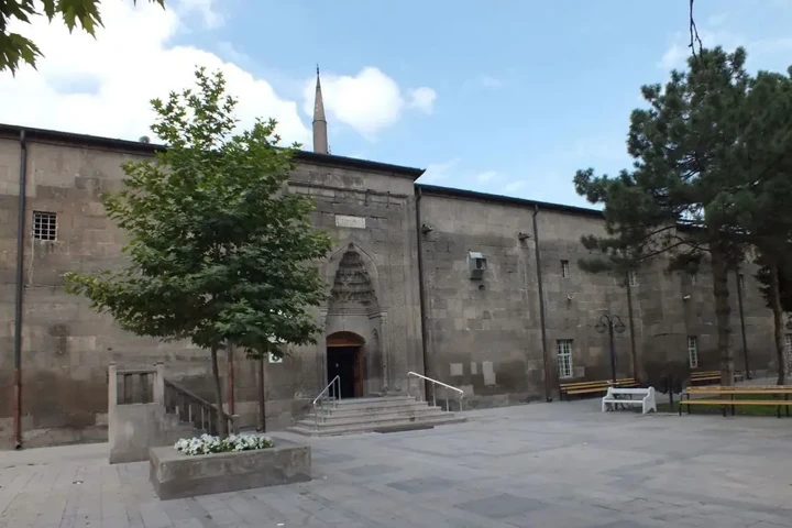Hunat Hatun Külliyesi
