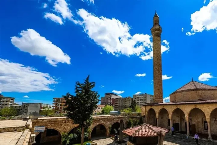 3. Karabehlülbey Camii