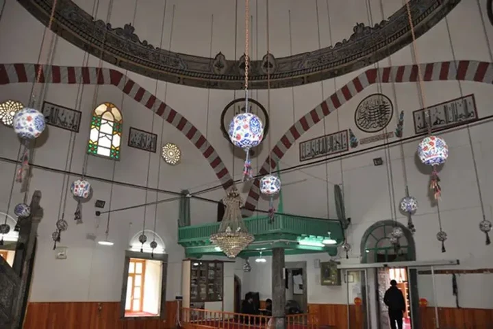 9. Lala Hüseyin Paşa Camii