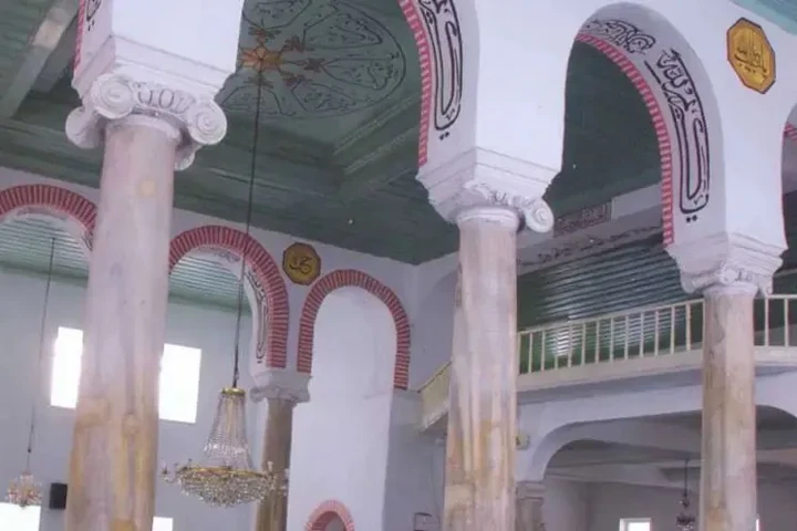 1. Orta Cami (Orhan Gazi Camii)