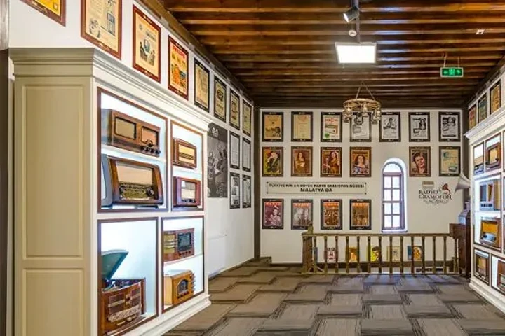 18. Radyo Gramofon Müzesi