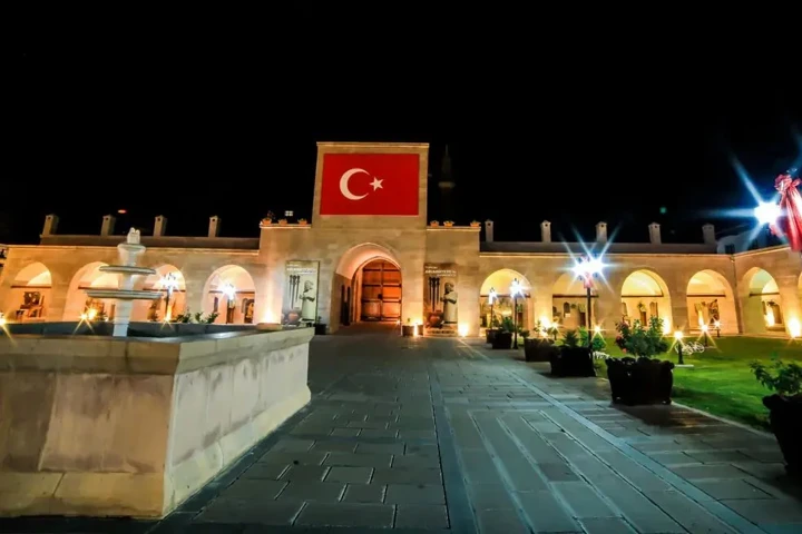 5. Silahtar Mustafa Paşa Kervansarayı