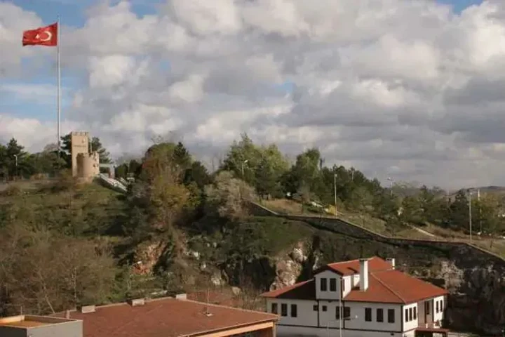4. Sivas Kalesi