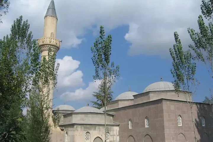 6. Vezirköprü Kale Cami